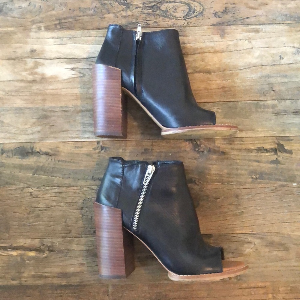 Dolce vita black open toed bootie